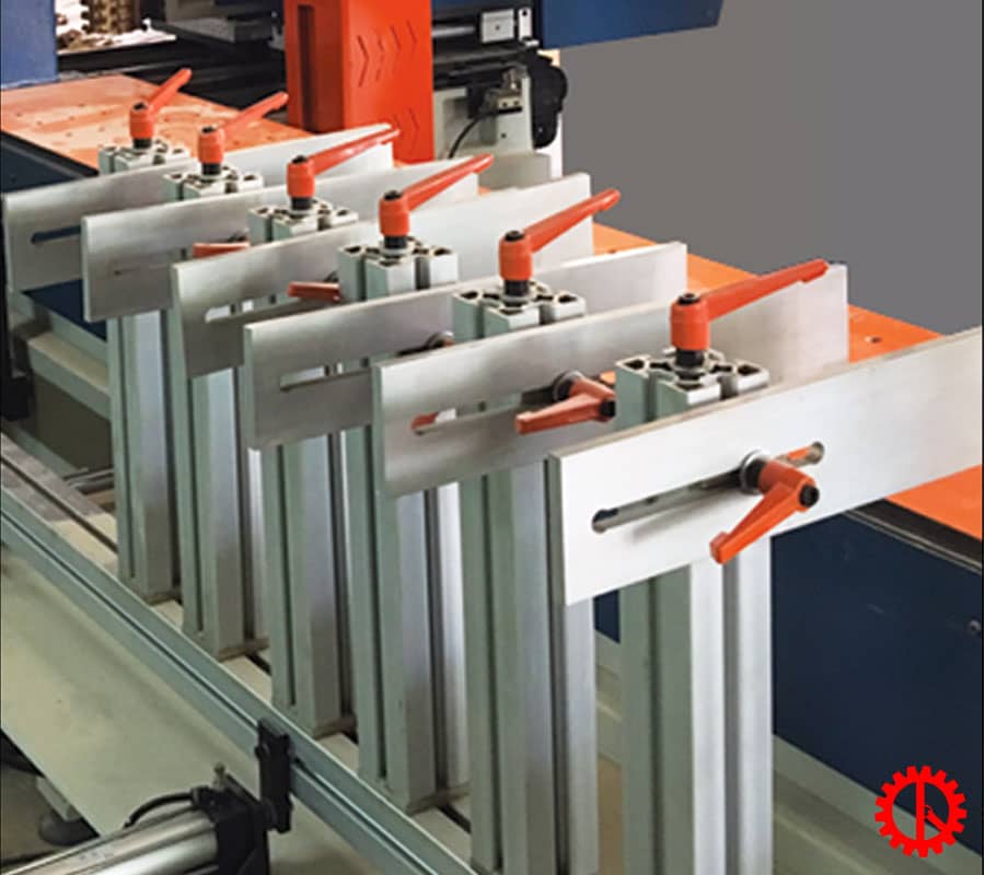 Thiết bị cố định phôi