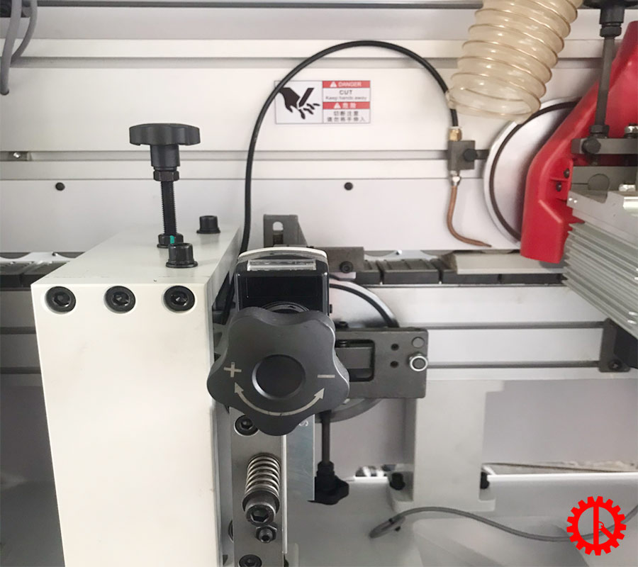 Xén trên dưới máy dán cạnh nghiêng tự động 7 chức năng SMLM-450DT | Quốc Duy