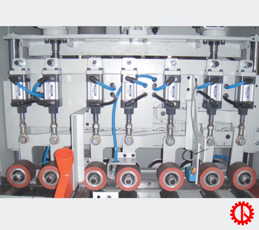 con lăn đưa phôi máy cắt khuyết tật | quốc duy