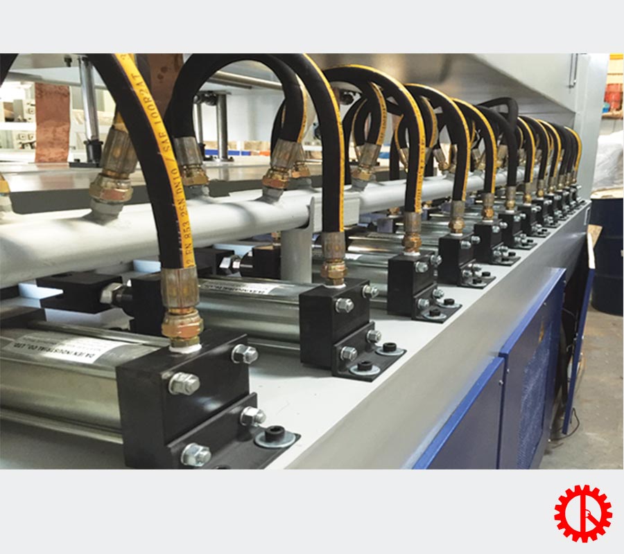 Hệ thống thủy lực máy ghép gỗ ngang cao tần