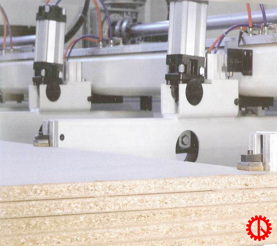 Hệ thống kẹp phôi máy cắt ván công nghiệp beam saw EBT-120LSC | Quốc Duy