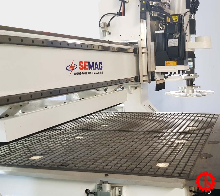 Bàn hút chân không máy cnc router khoan cắt ván tự động SM-1325 | Quốc Duy
