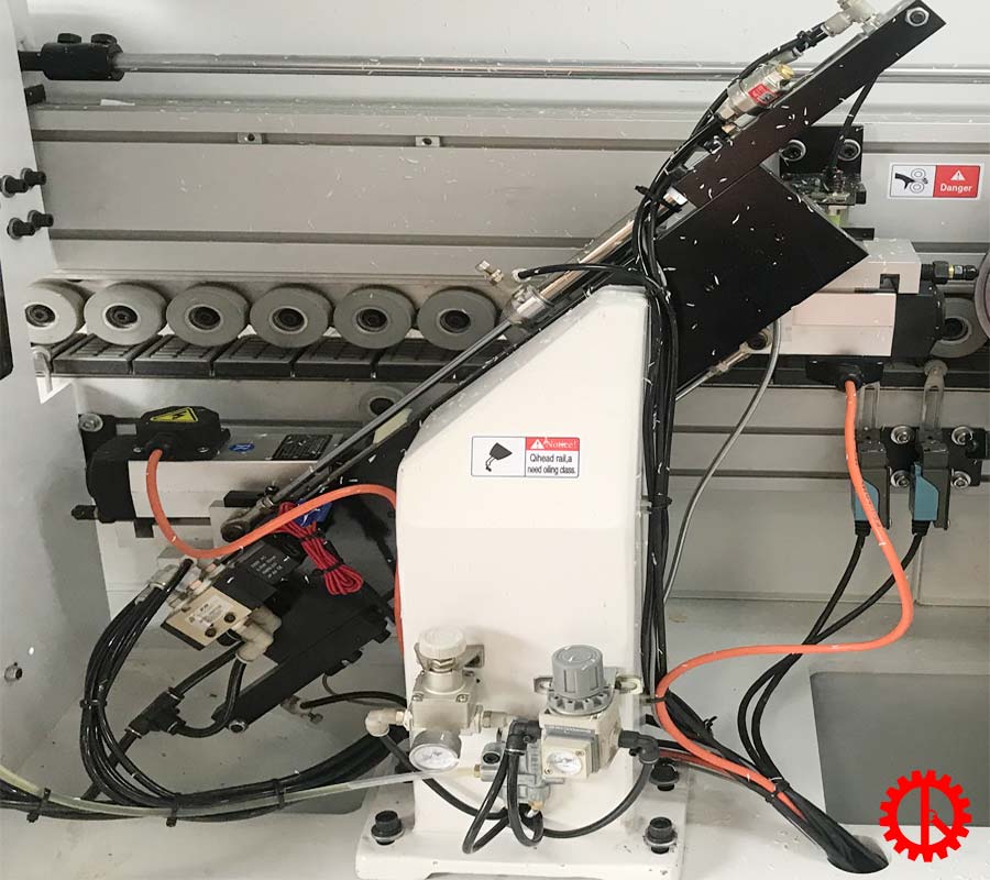 Cắt đầu đuôi máy dán cạnh ván keo PUR chống thấm 3 nồi keo SM-480 PUR | Quốc Duy