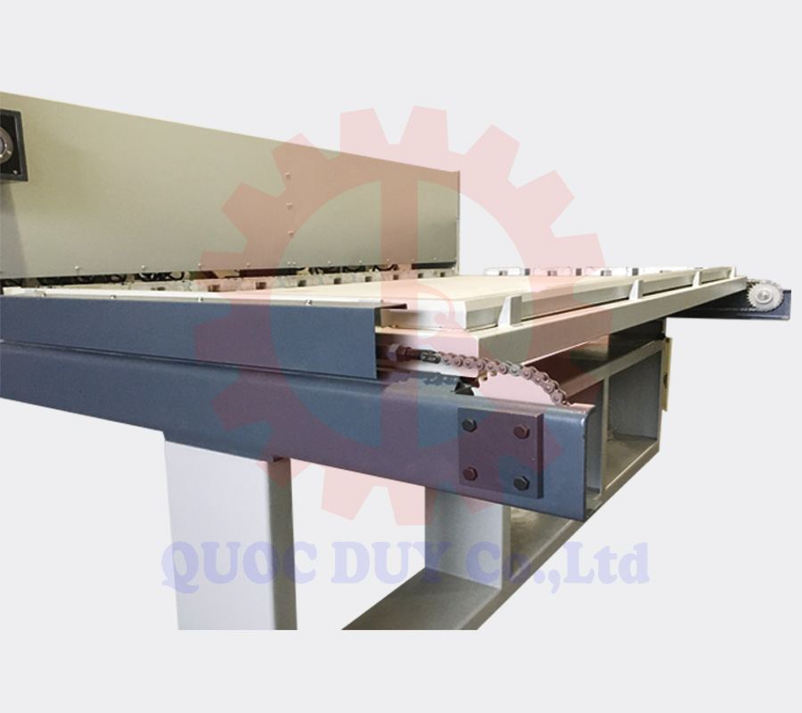 Bàn đưa phôi máy ghép cao tần 2 bàn làm việc | Quốc Duy