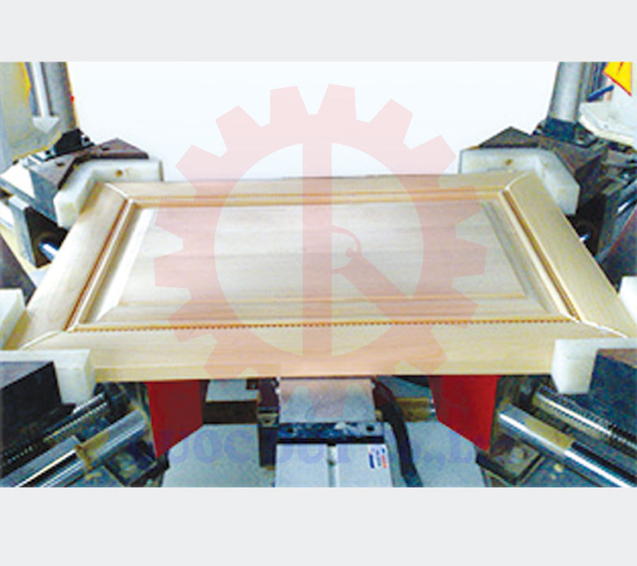 Chi tiết máy ghép khung cửa cao tần | Quốc Duy