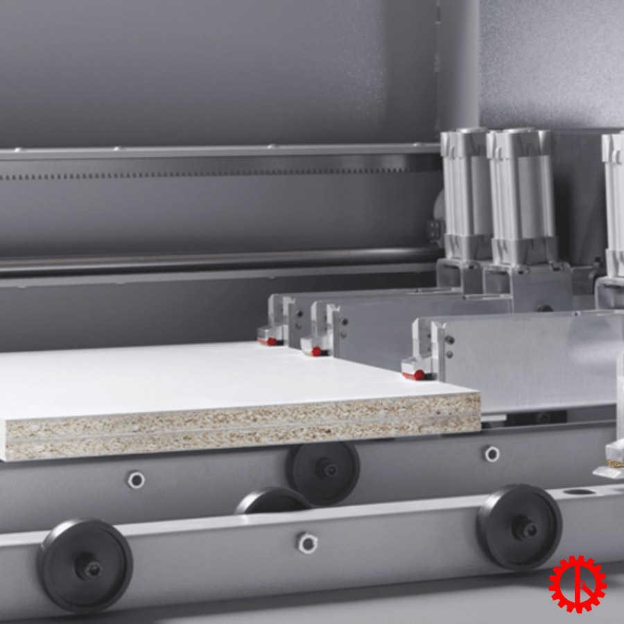 kẹp phôi đưa phôi tự động máy cưa panel saw | quốc duy