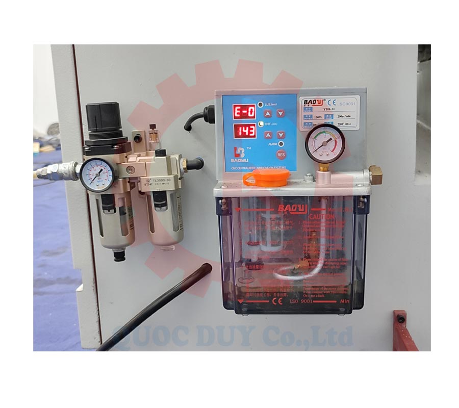 cấp dầu tự động máy khoan phay 2 phương tự động