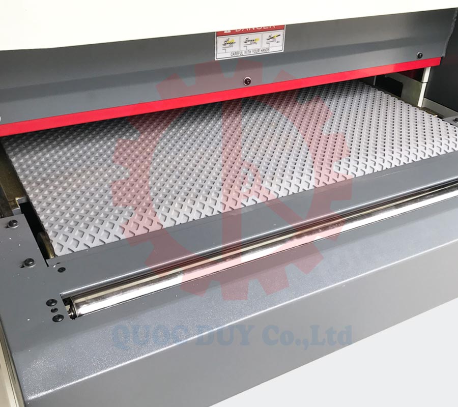 Băng tải caro má chà nhám thùng | Quốc Duy