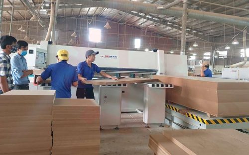 Máy cắt ván công nghiệp panel saw tại Long An