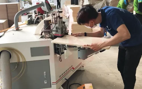 may dan canh cong tai xuong khach hang