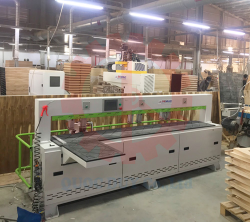 Máy khoan ngang tự động tại xưởng khách đồng nai | Quốc Duy