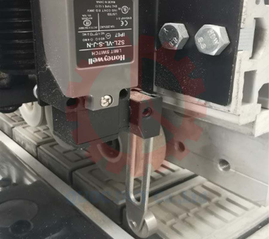 Thiết bị an toàn máy dán cạnh thẳng nghiêng option keo pur | Quốc Duy