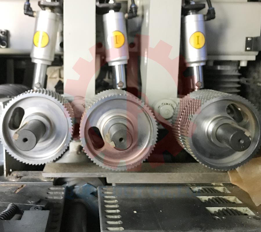 Trục dao bào mặt dưới máy bào 4 mặt 4 trục SMVK-B416 | Quốc Duy